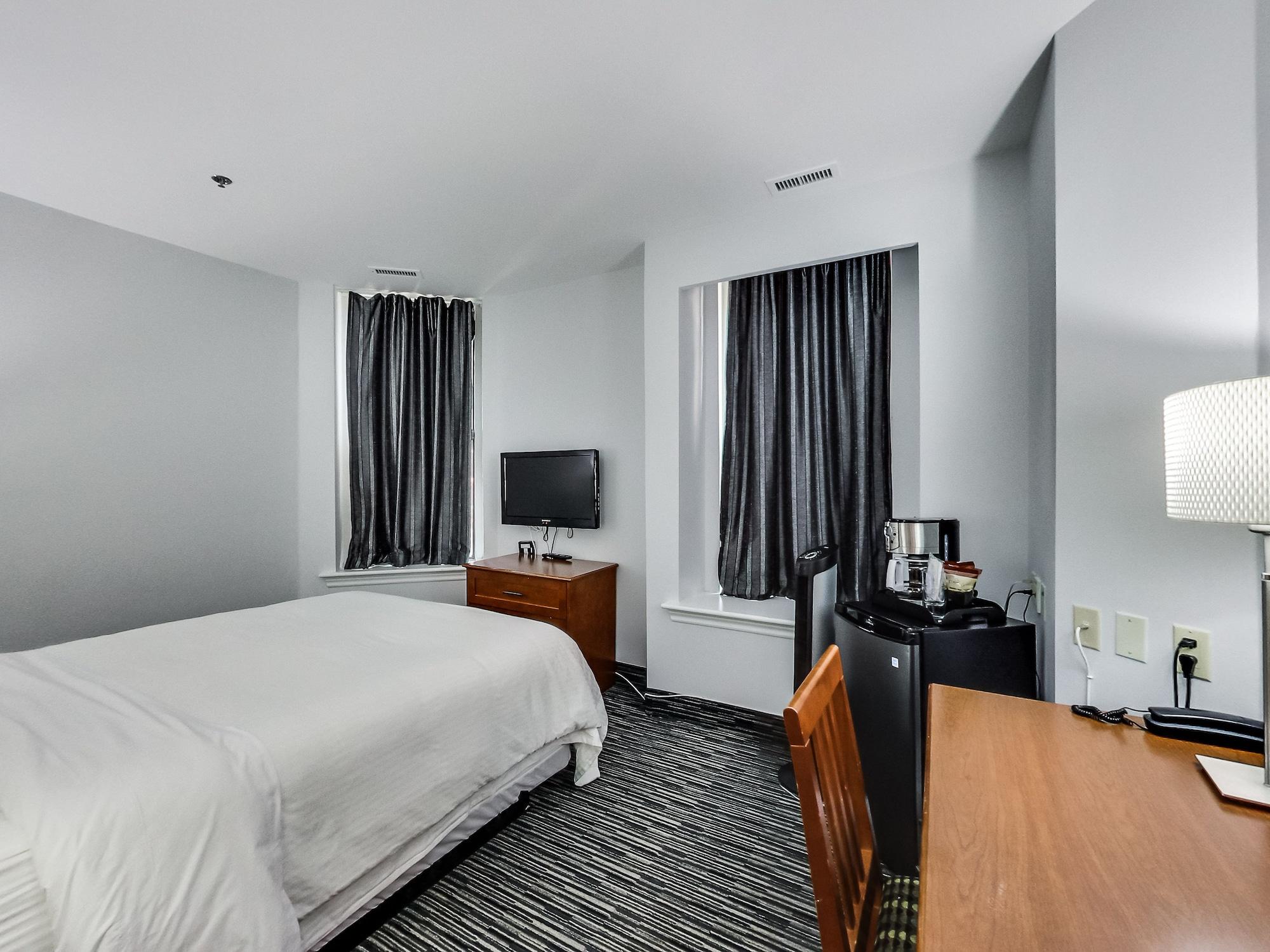 Isabella Hotel & Suites Toronto Bagian luar foto